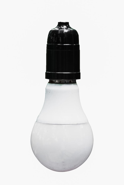 Foto close-up di una lampadina su sfondo bianco