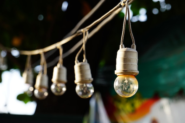 Photo close-up of light bulb