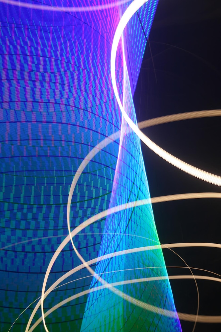 Photo close-up of light trails at night