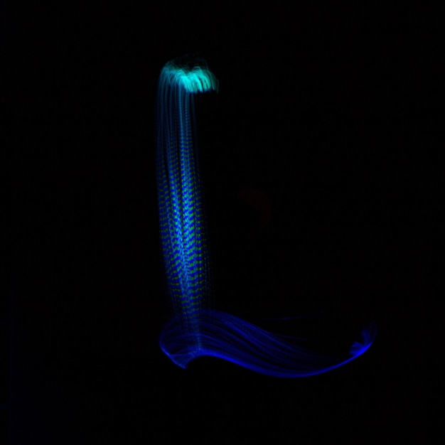 Foto close-up di lightpainted l su sfondo nero