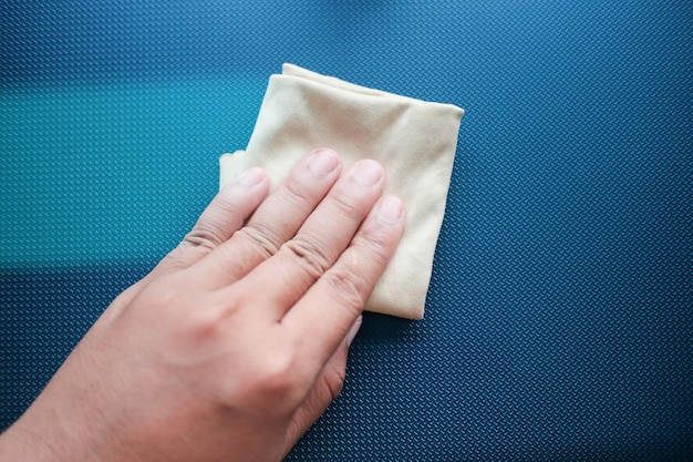 Photo close-up of man holding hands