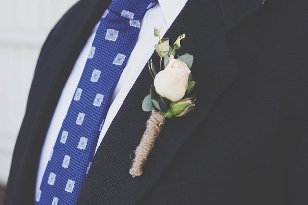 Photo close-up man wearing suit