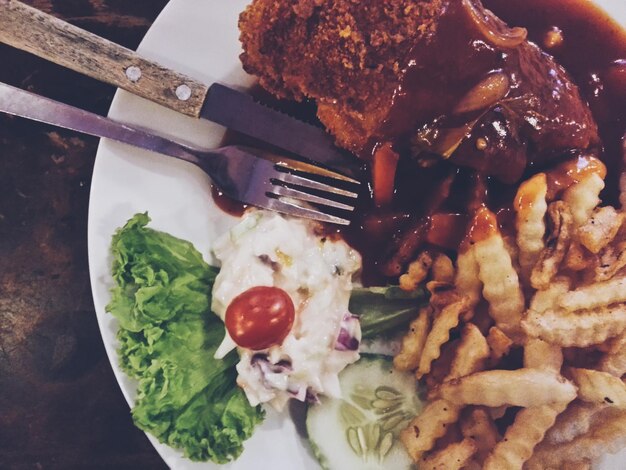 Photo close-up of meal served in plate