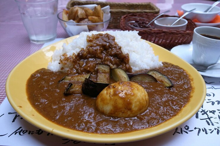 Photo テーブルの上で提供される食事のクローズアップ