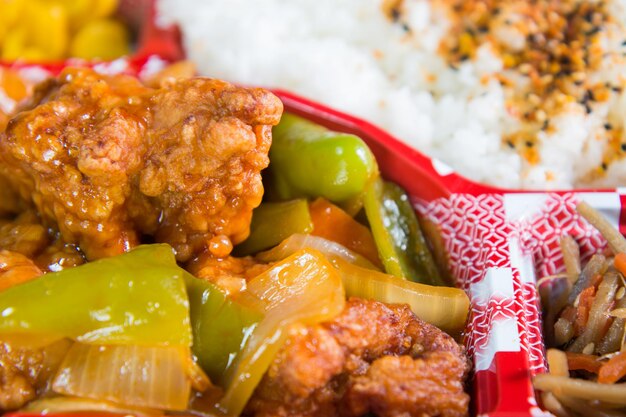 Photo close-up of meal served on table