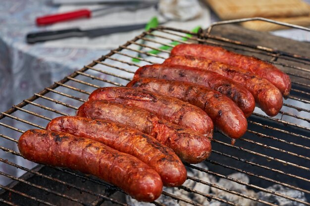 Photo close-up of meat on barbecue grill