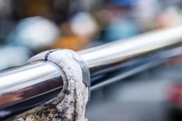 Photo close-up of metal railing