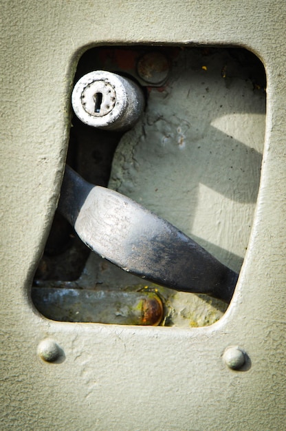 Foto prossimo piano di metallo con buco della chiave