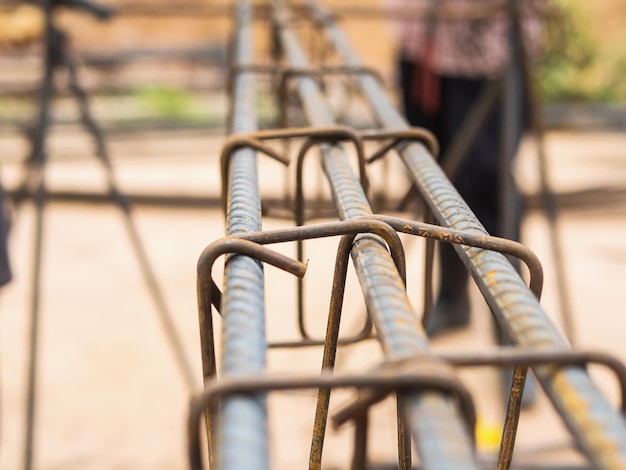 Photo close-up of metallic railing in playground