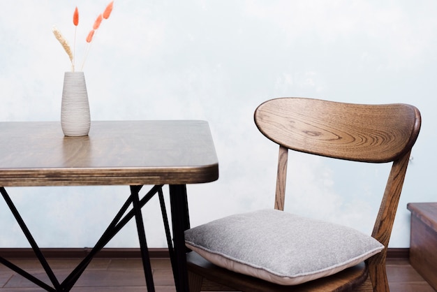 Фото Макро современный стул и стол