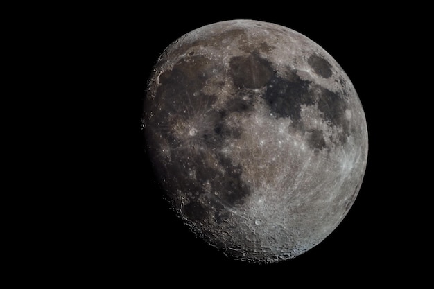 Foto prossimo piano della luna di notte