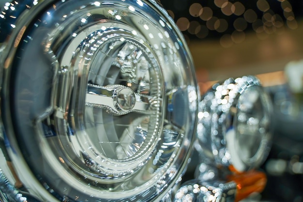 Close-up motorkoplamp van Chopper met heldere en chromen kleuren