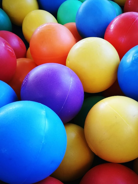 Photo close-up of multi colored balls