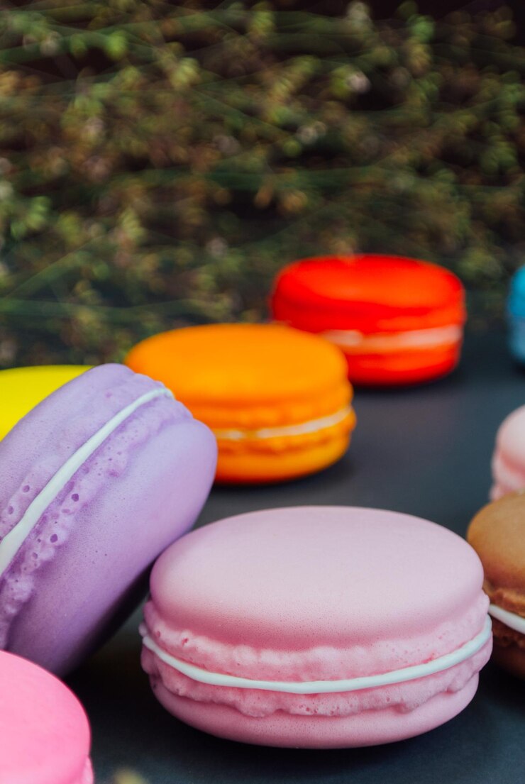 Photo close-up of multi colored candies on table