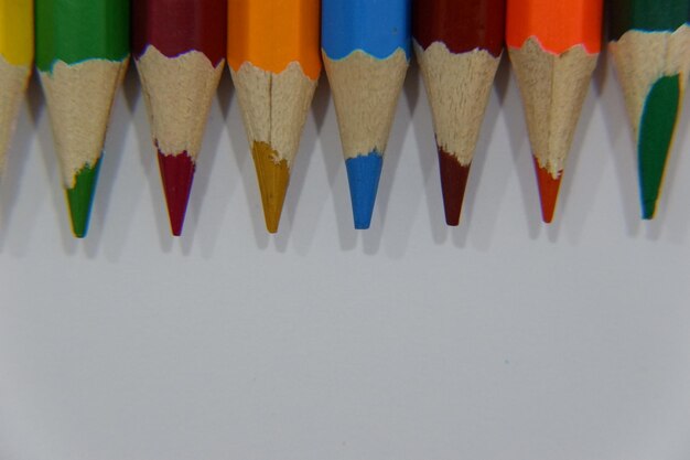 Photo close-up of multi colored pencils