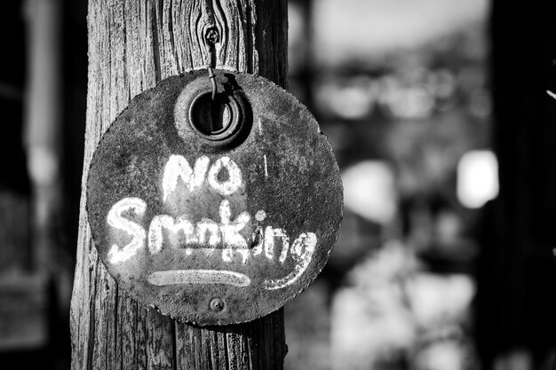 Photo close-up of no smoking sign