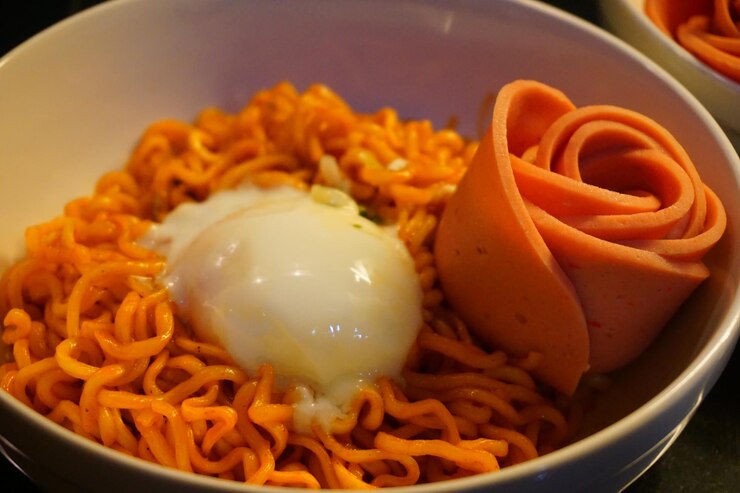 Photo close-up of noodles served in bowl