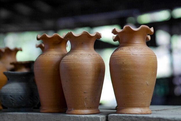 Photo close-up of objects on wood