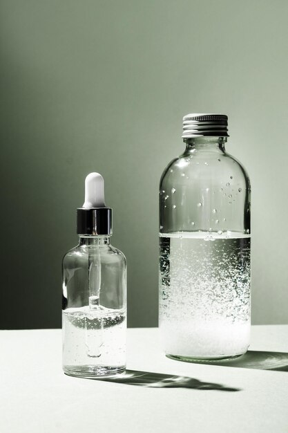 Фото Близкий план бутылки на белом фоне