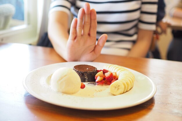 写真 テーブルの上の朝食のクローズアップ