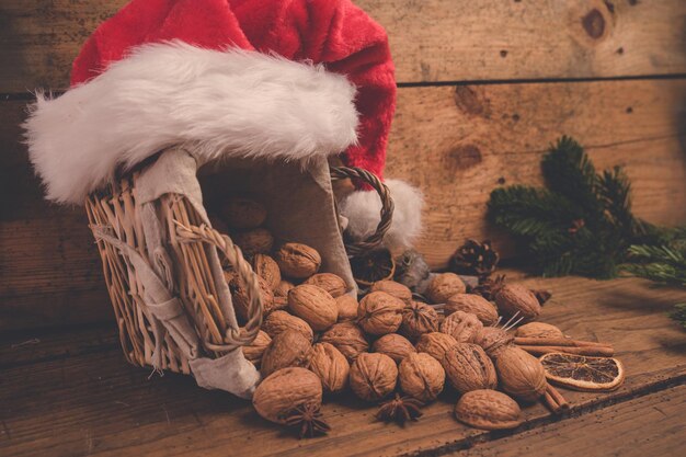 写真 床上のクリスマス装飾のクローズアップ