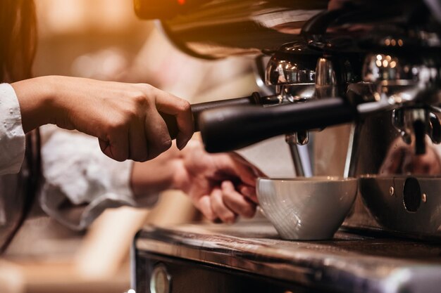 写真 コーヒーカップのクローズアップ