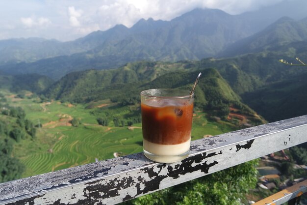 사진 산 속 의 커피 의 클로즈업