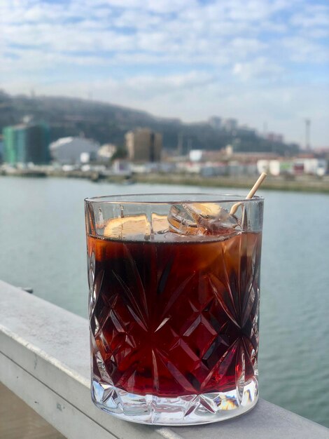 写真 テーブルの上の飲み物のクローズアップ