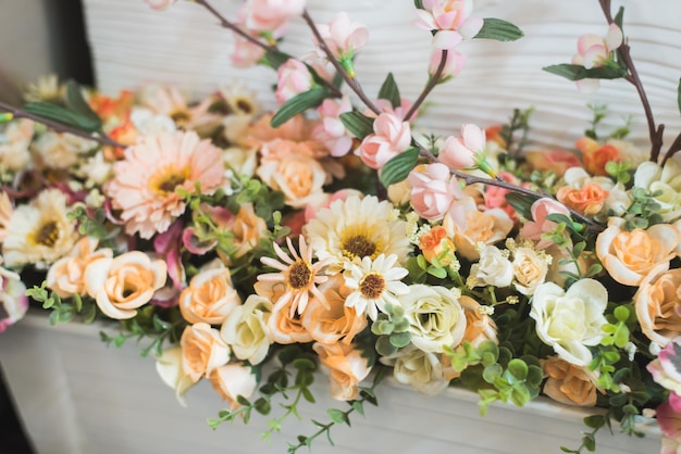 写真 窓箱の花のクローズアップ