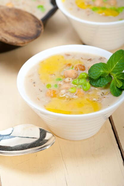 写真 鉢の中の食べ物のクローズアップ