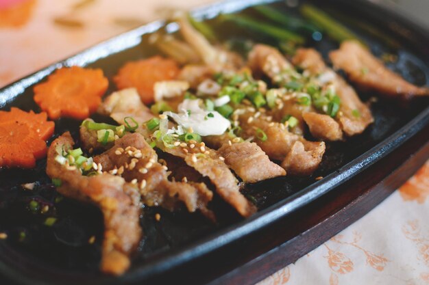 写真 皿の中の食料のクローズアップ