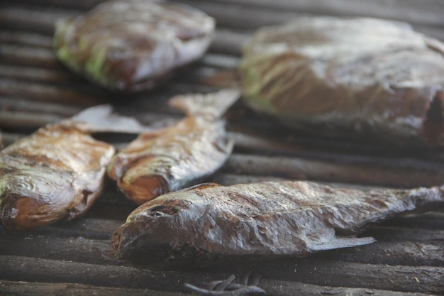 写真 店のテーブルの上の食料のクローズアップ