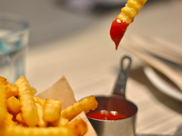 写真 テーブルの上の食べ物のクローズアップ