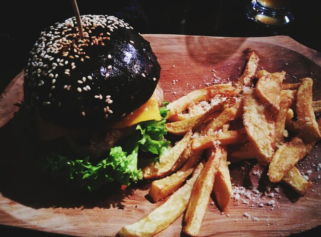 写真 テーブルの上の食べ物のクローズアップ