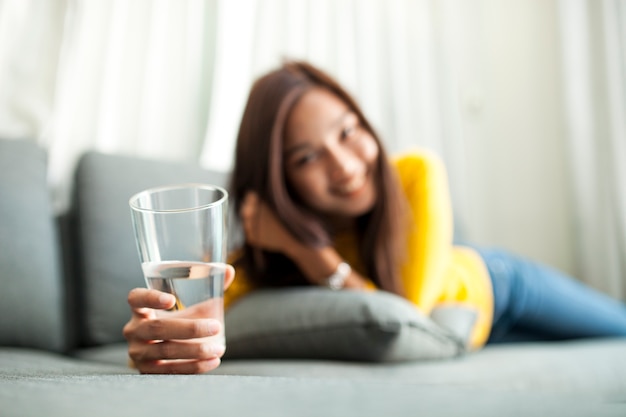 写真 幸せ、女の子、クローズアップ、水、ガラス