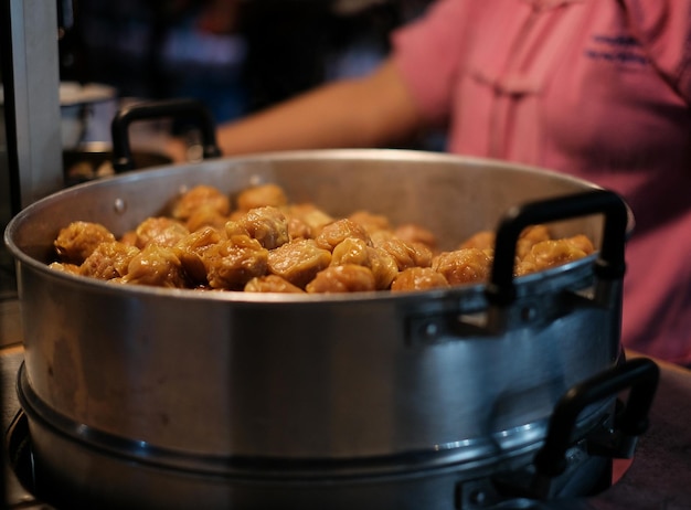 写真 鍋の中の肉のクローズアップ