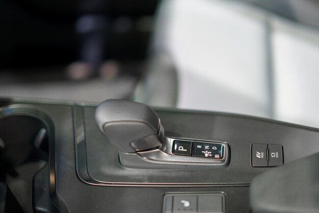 사진 현대 자동차 자동 변속기 및 evx9의 제어 버튼의 클로즈업