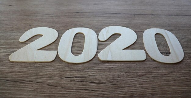 사진 테이블에 있는 2020번호의 클로즈업