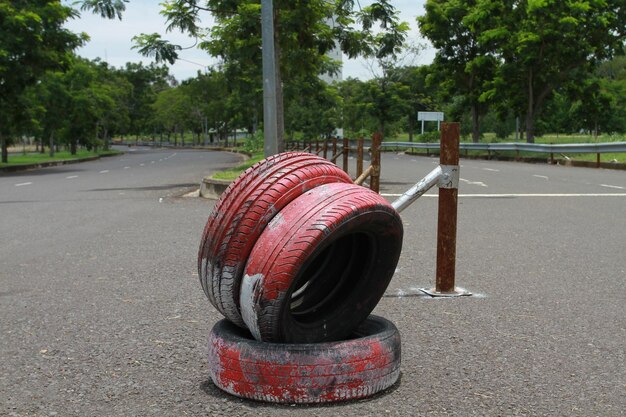 写真 赤い道路のクローズアップ