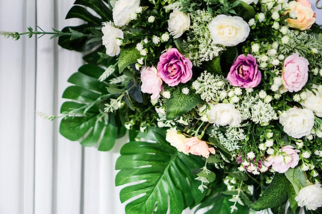 写真 バラの花束のクローズアップ