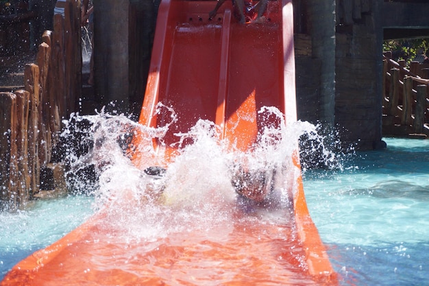 写真 水のスプラッシュのクローズアップ