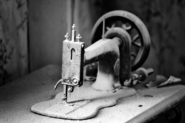 Photo close-up of old sewing machine