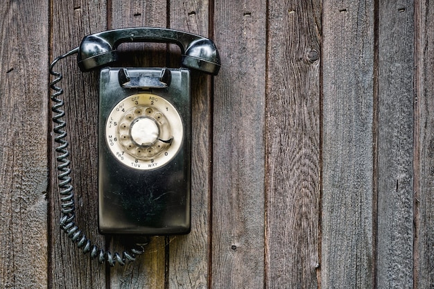 Foto prossimo piano di un vecchio telefono