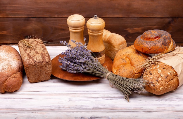 Close-up op traditioneel brood. Vers gebakken traditioneel brood.