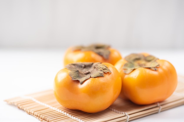 Foto close-up di frutta d'arancia su tavola