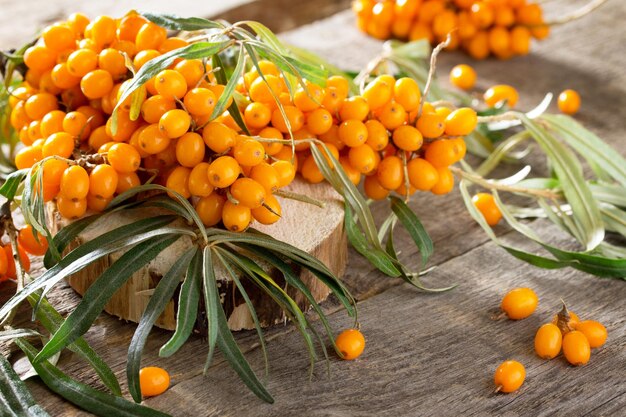 Крупный план апельсиновых фруктов на столе
