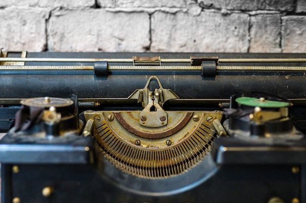 Foto close-up oude schrijfmachine in selectieve aandacht
