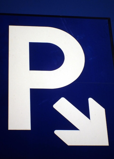 Photo close-up of parking sign