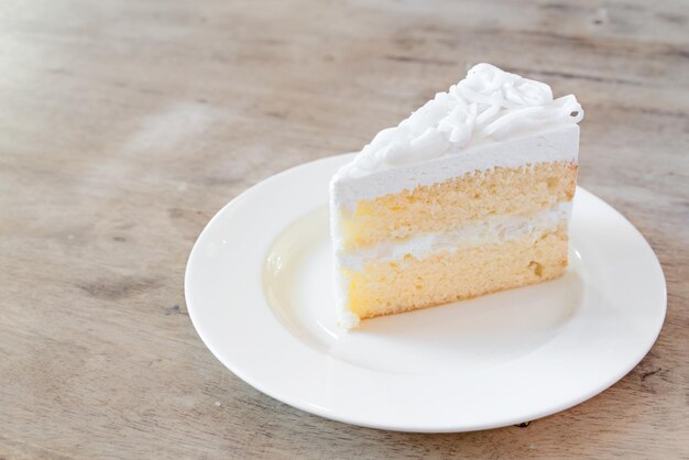 Photo close-up of pastry in plate