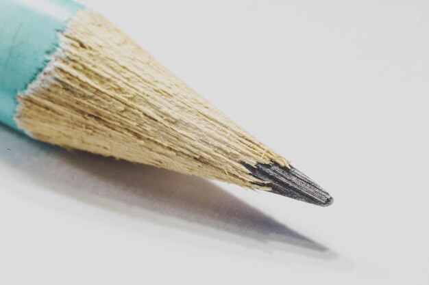 Photo close-up of pencil over white background